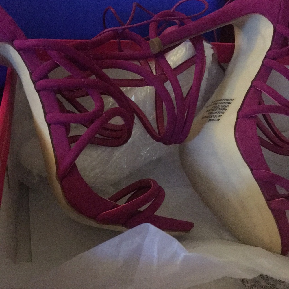 Heels - Picture 2 of 2